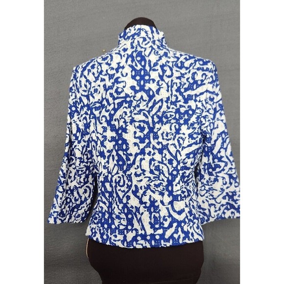 Chico's Size 0 Small White Royal‎ Blue 100% Cotton Eyelet Open Front Jacket - Picture 4 of 11